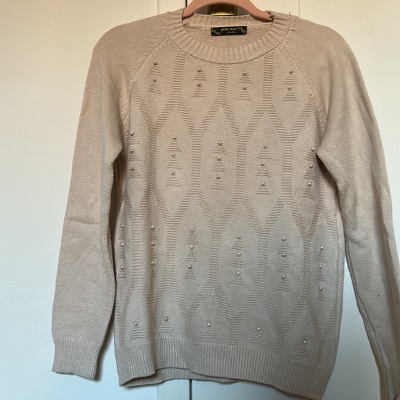 NWOT Beige Pearl Warm Sweater - Picture 2 of 4